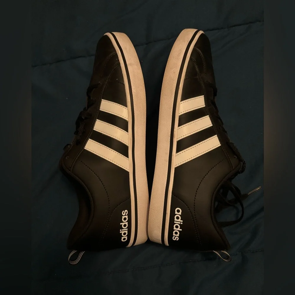 Mens Black Leather Adidas tennis Shoes, size 10. Lightly worn, great condition. - Picture 4 of 7